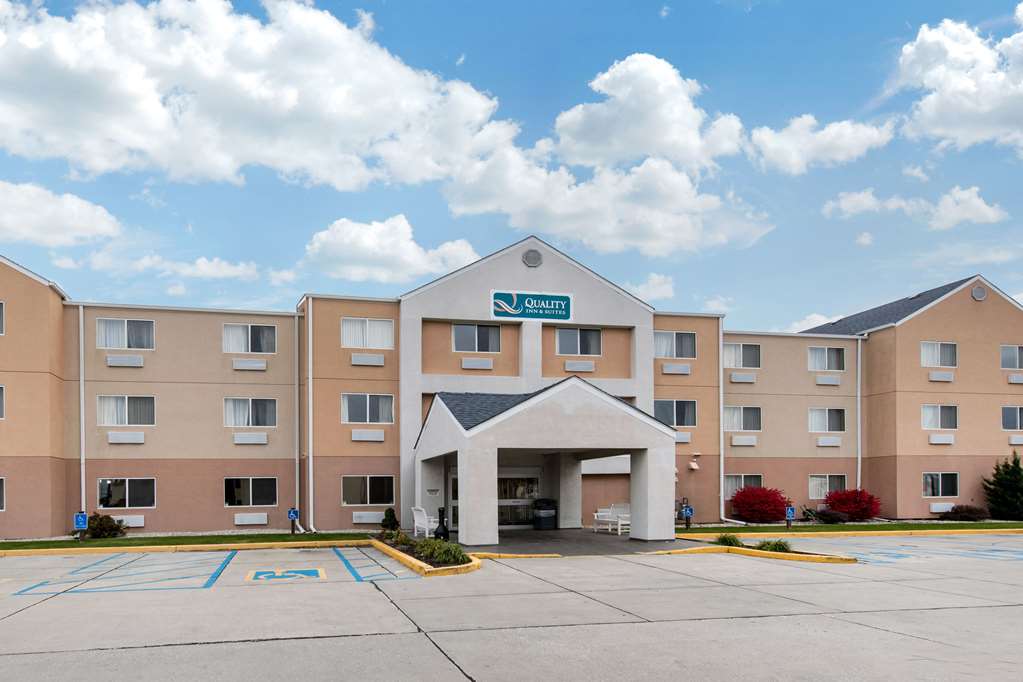 Quality Inn Kokomo - Lightning Limo hotel transportation